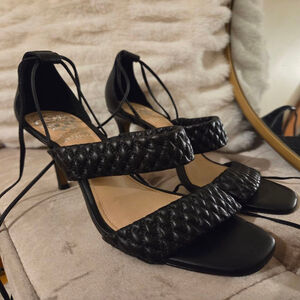Women's Vince Camuto Black Quilted Lace-Up Heels Size 6